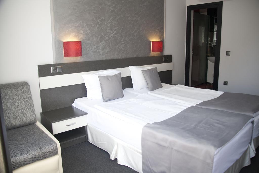 Gran Via Hotel Burgas ภายนอก รูปภาพ