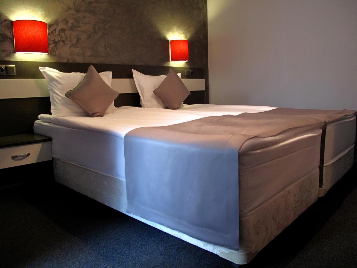 Gran Via Hotel Burgas ภายนอก รูปภาพ