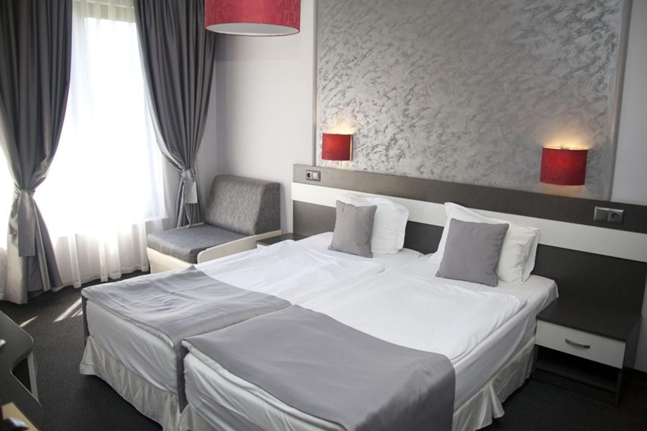 Gran Via Hotel Burgas ภายนอก รูปภาพ